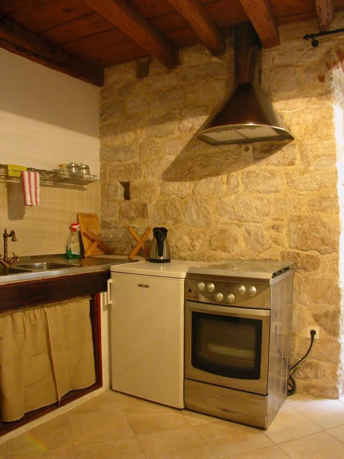 Rooms Livia Трогир Экстерьер фото