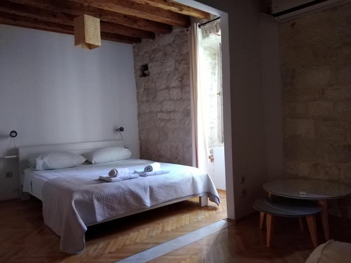 Rooms Livia Трогир Экстерьер фото
